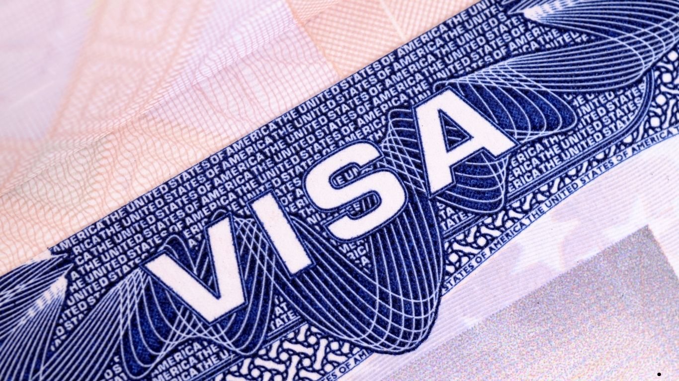 التأشيرات والفحص الطبي التأشيرات والفحص الطبي