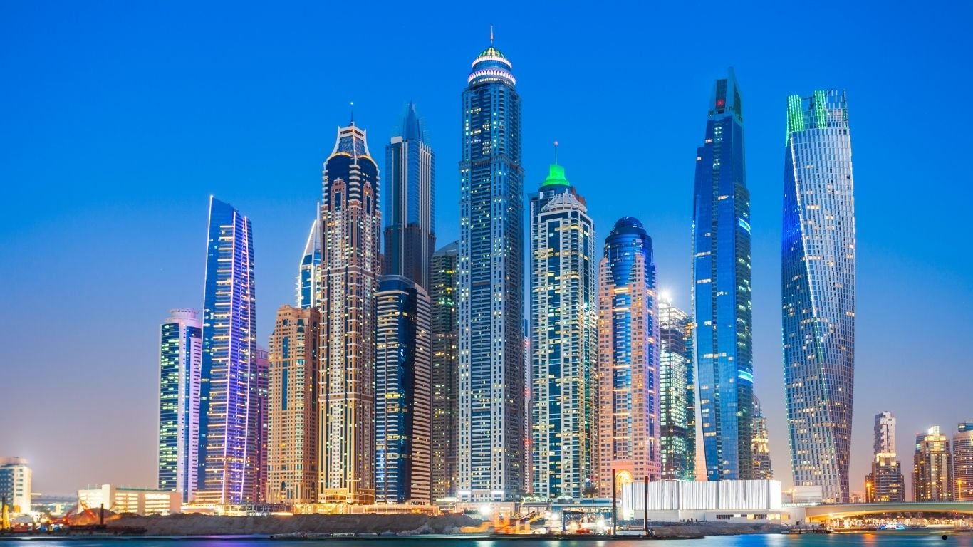 خدمات الهجرة والإقامة والتأمين الصحي